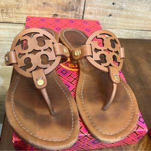 Well loved TORY BURCH millers in vintage vachetta size 8.5 🤎